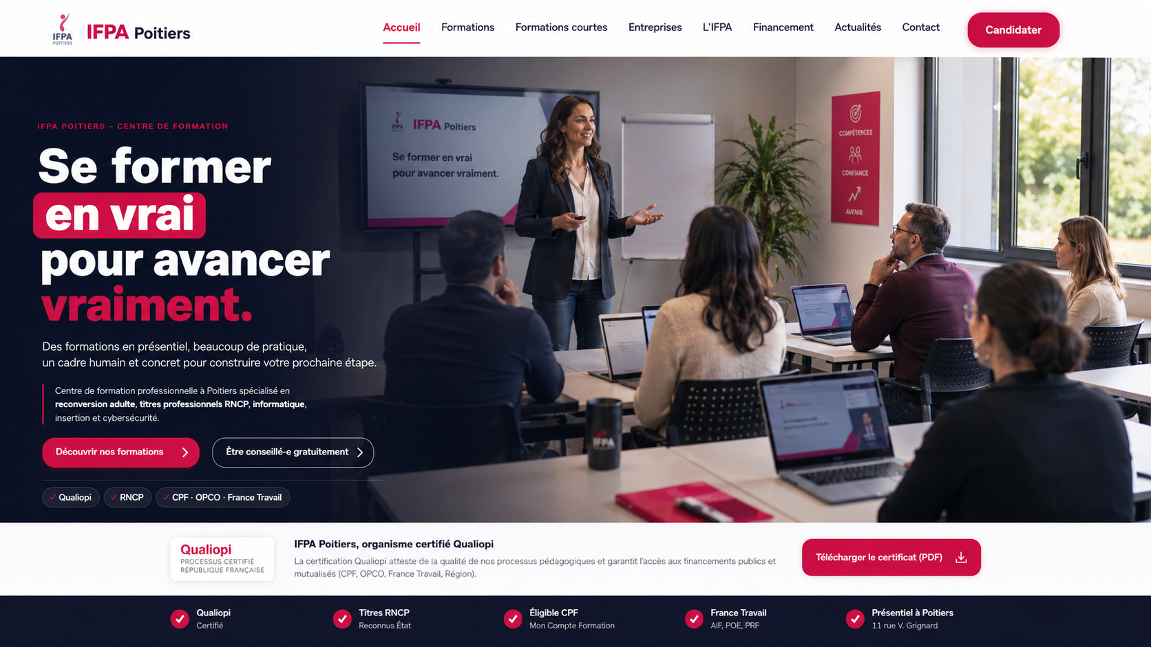 Session de formation Conseiller en Insertion Professionnelle (CIP) à l'IFPA Poitiers — formatrice animant un atelier devant des apprenants